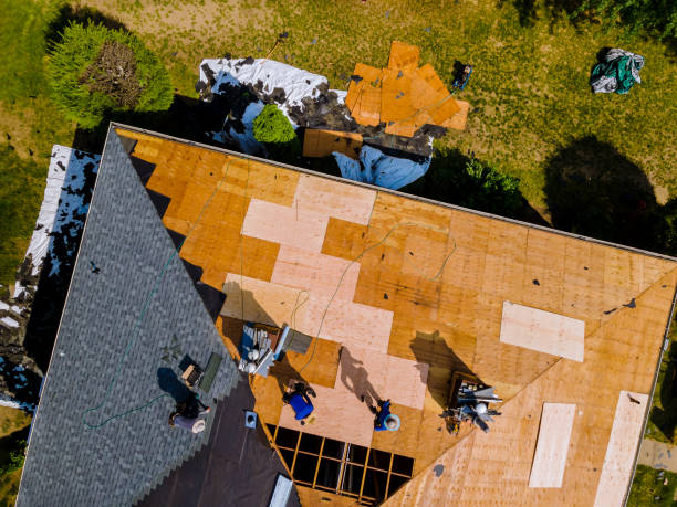 Best Flat Roof Repair Services  in Caledonia, WI